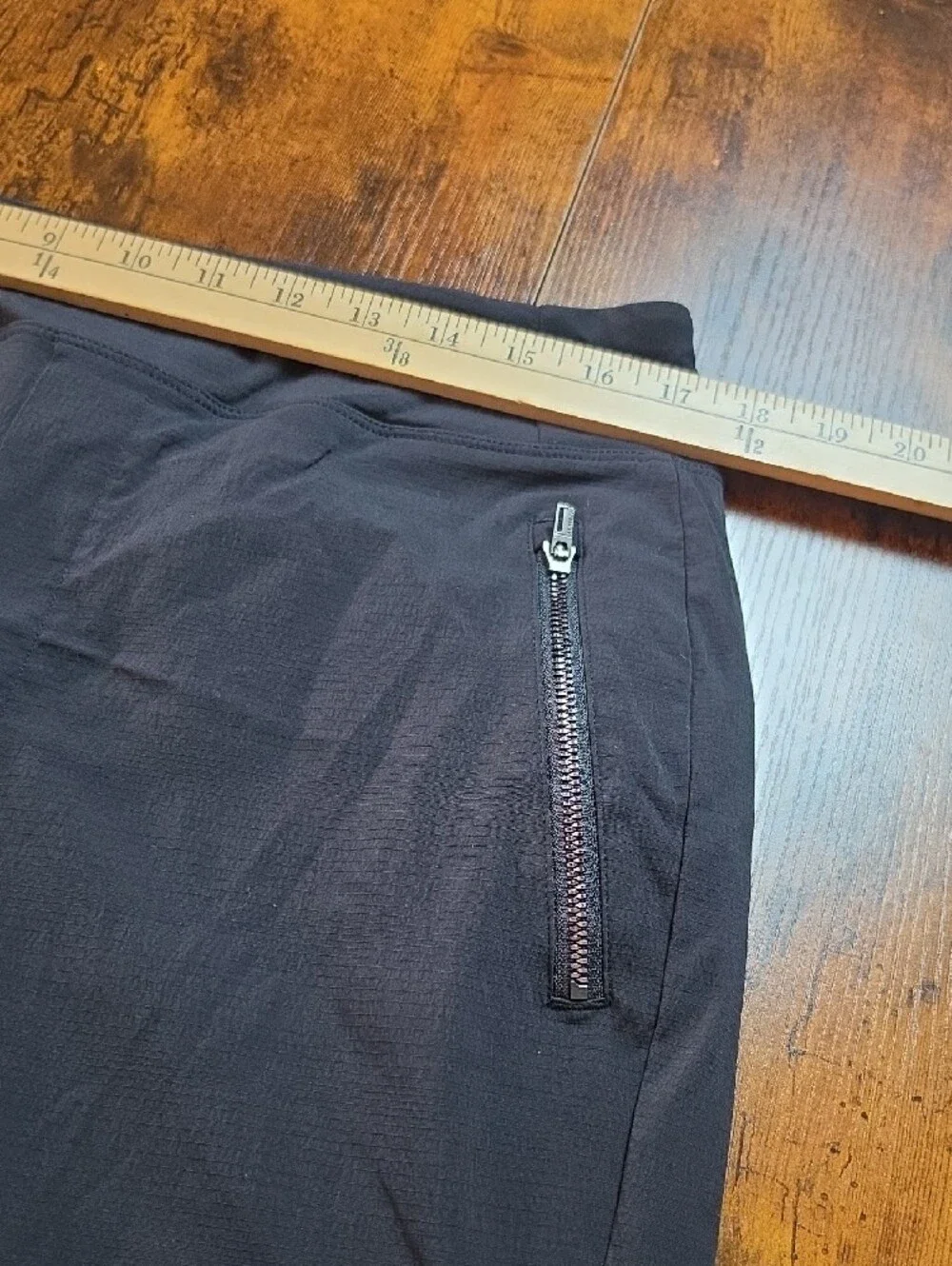 ATHLETA | Black Pull On Utility Cargo Jogger Pants Zip Pockets Stretch | 14